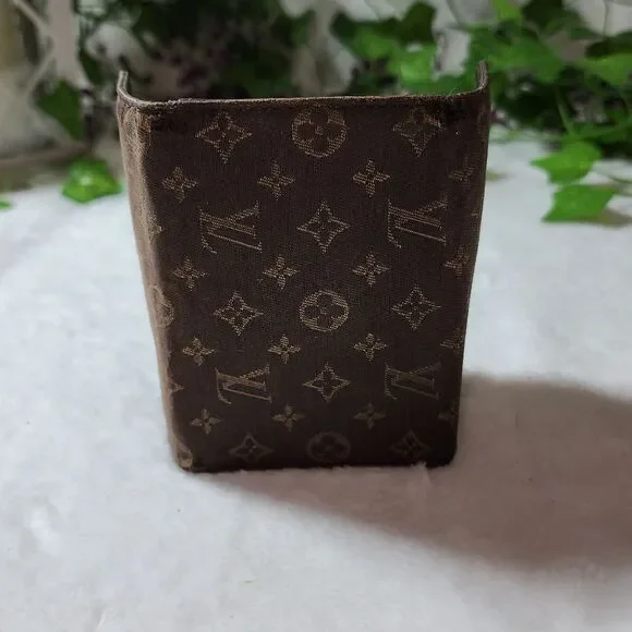 Authentic Louis Vuitton Mini Porte Feuille Keyring - Picture 13 of 13